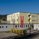 Jugend- Und Familiengastehaus Vandrarhem Villach