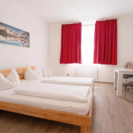 Hostel Jugend- Und Familiengaestehaus *