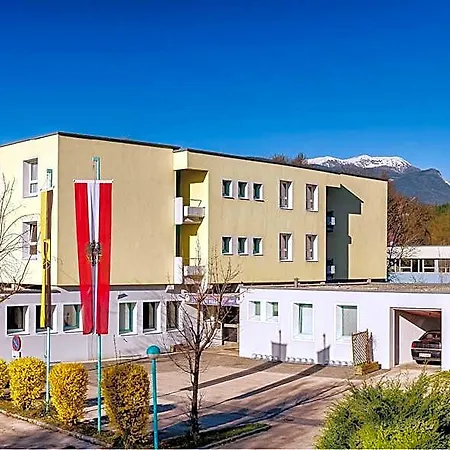 Jugend- Und Familiengaestehaus *