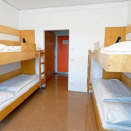 Jugend- Und Familiengaestehaus Hostel *