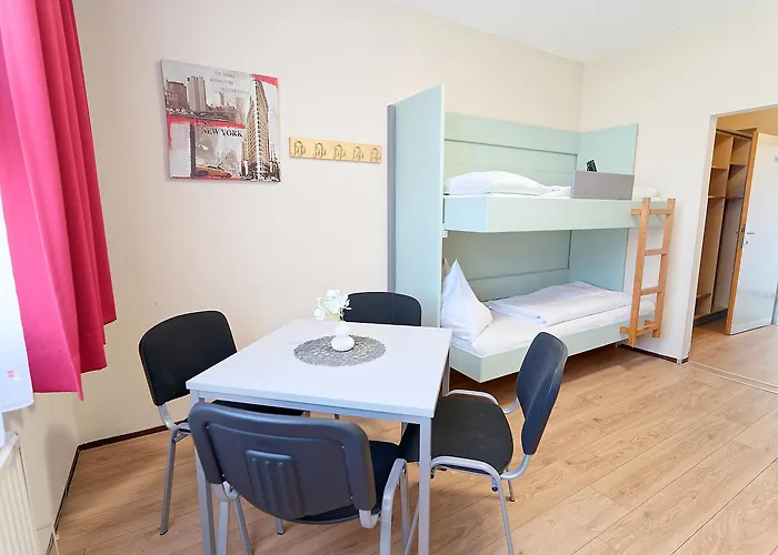 Hostal Jugend- Und Familiengaestehaus *