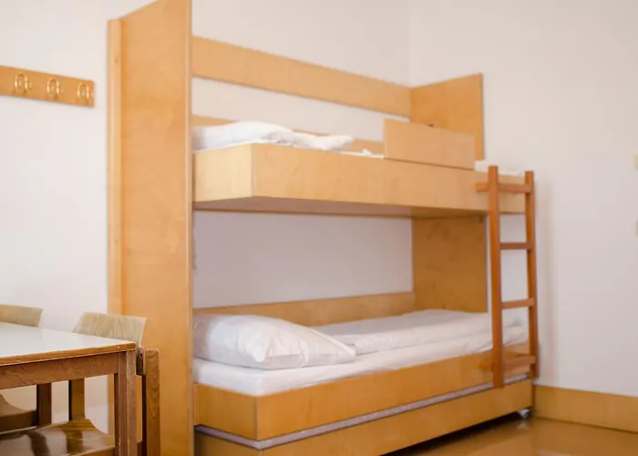 Jugend- Und Familiengastehaus *