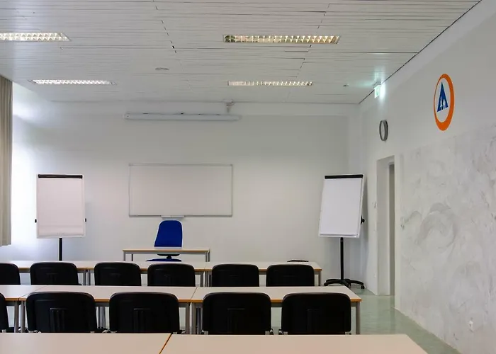 Jugend- Und Familiengaestehaus Hostel *